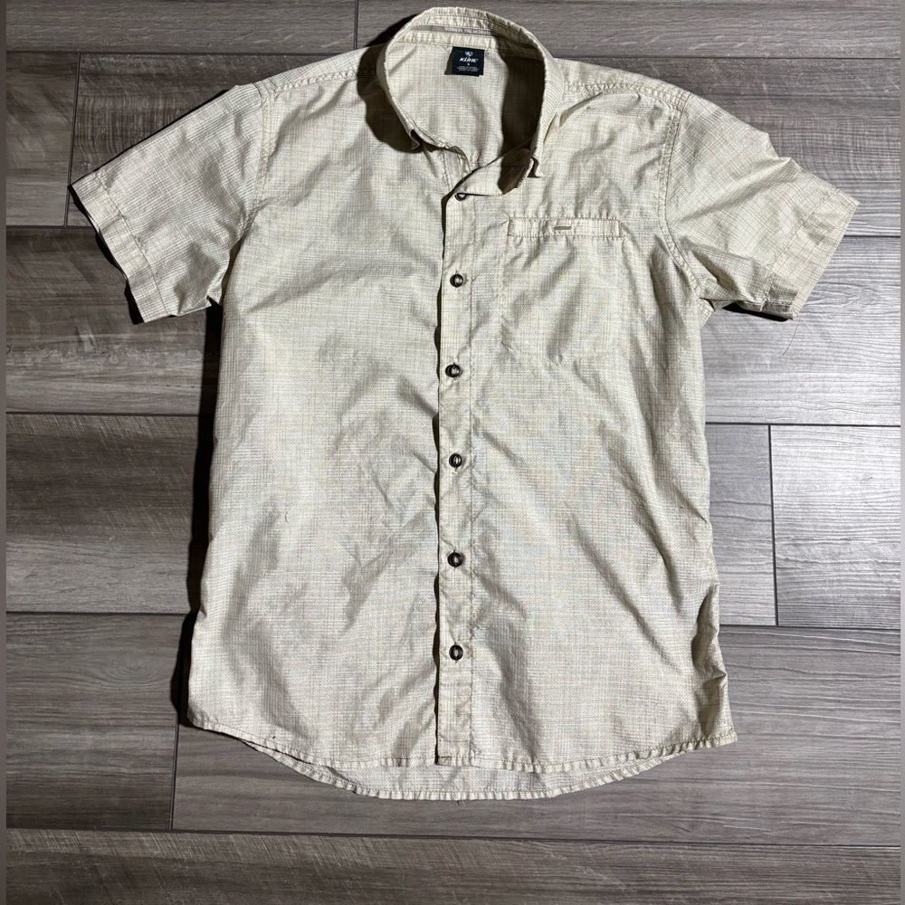 Women’s Tan Kuhl Short Sleeve Button Up Shirt Size Small Hiking Outdoors